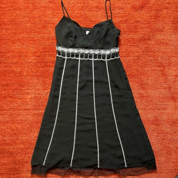 Closing closet ⭐️ Cute Vintage Black Babydoll Dress with thin adjustable straps - Picture 3 of 4